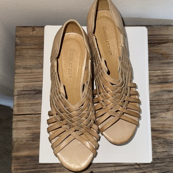 Chocolat Blu Web Moka Wedge Sandals SZ 7.5 - Picture 3 of 9